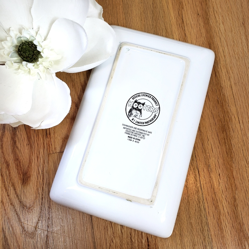 Hooters 25th Anniversary Owl Serving Dish/Plate - Picture 3 of 5